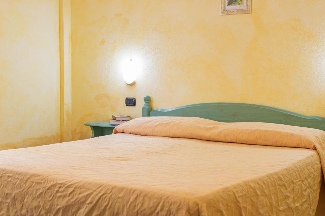 Residenza Gli Ontani Hotel Orosei Eksteriør billede