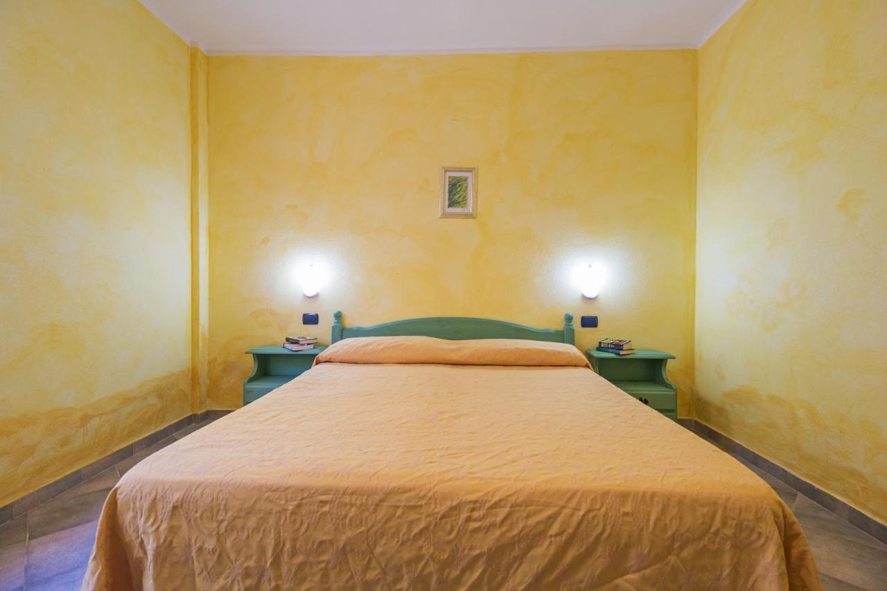Residenza Gli Ontani Hotel Orosei Eksteriør billede