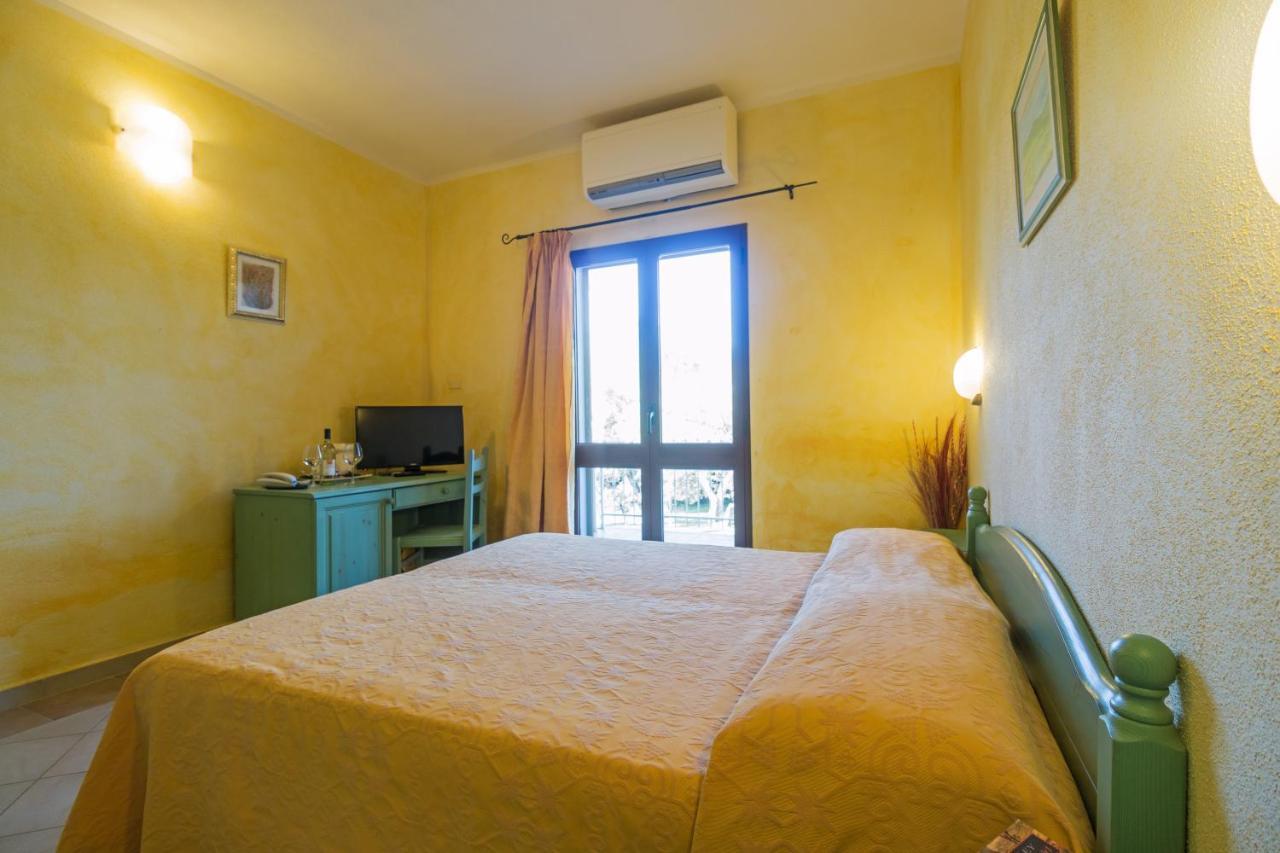Residenza Gli Ontani Hotel Orosei Eksteriør billede