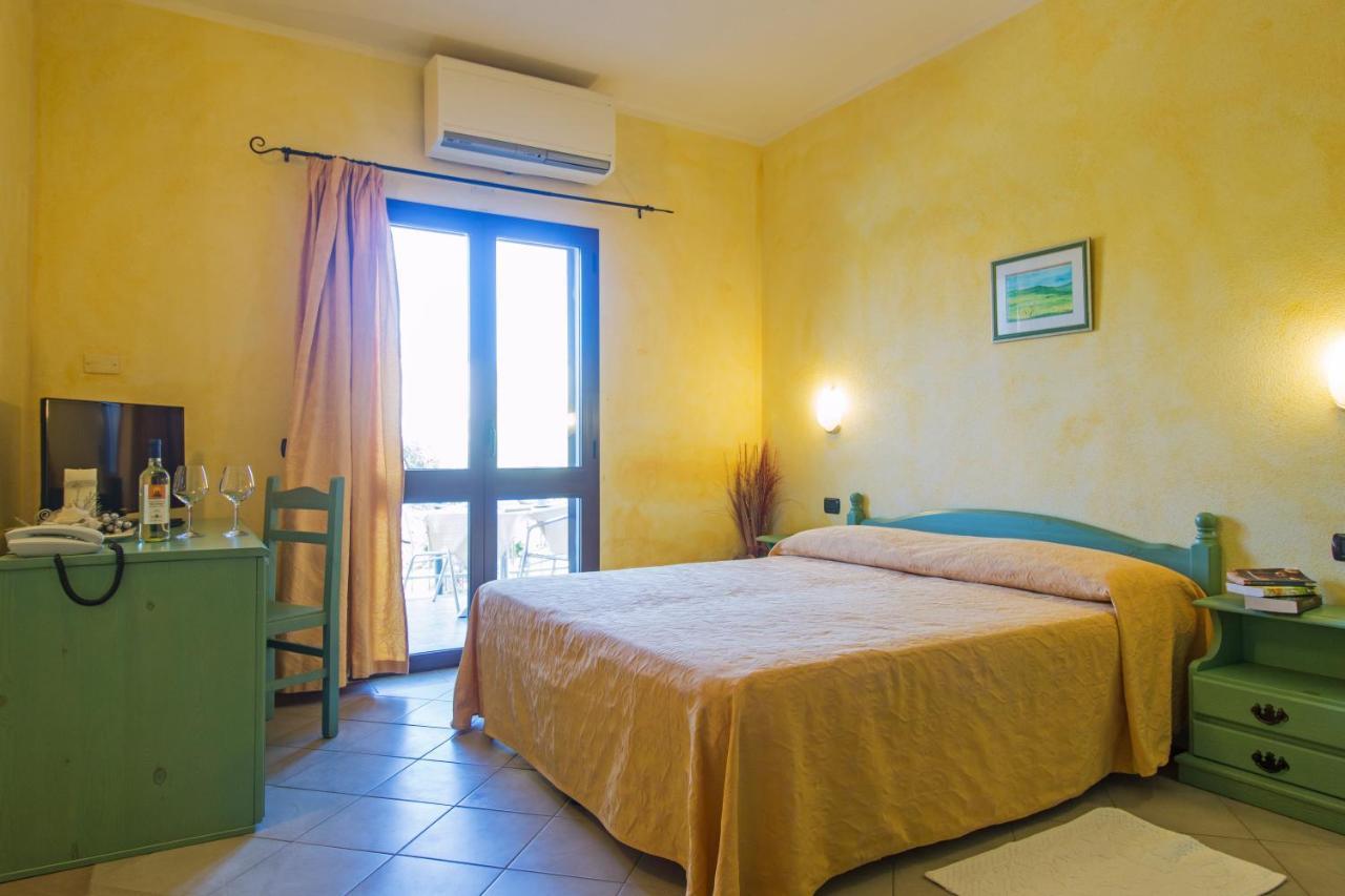 Residenza Gli Ontani Hotel Orosei Eksteriør billede